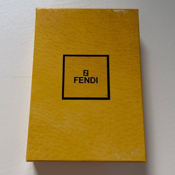 NEW! - FENDI Logo Passport Cover - Picture 8 of 12